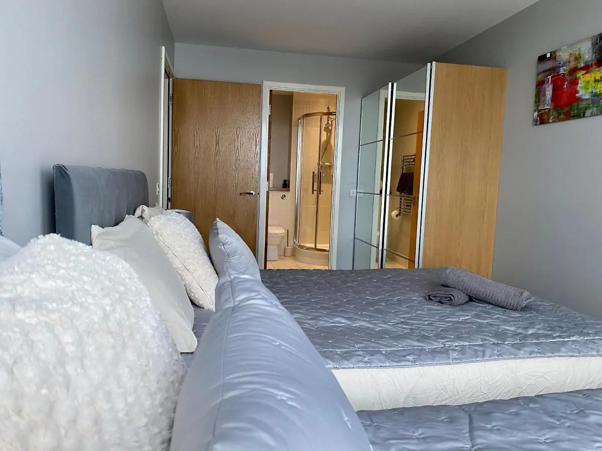 Titanic And Sea View Belfast 2 Bedroom Apartment City Centre