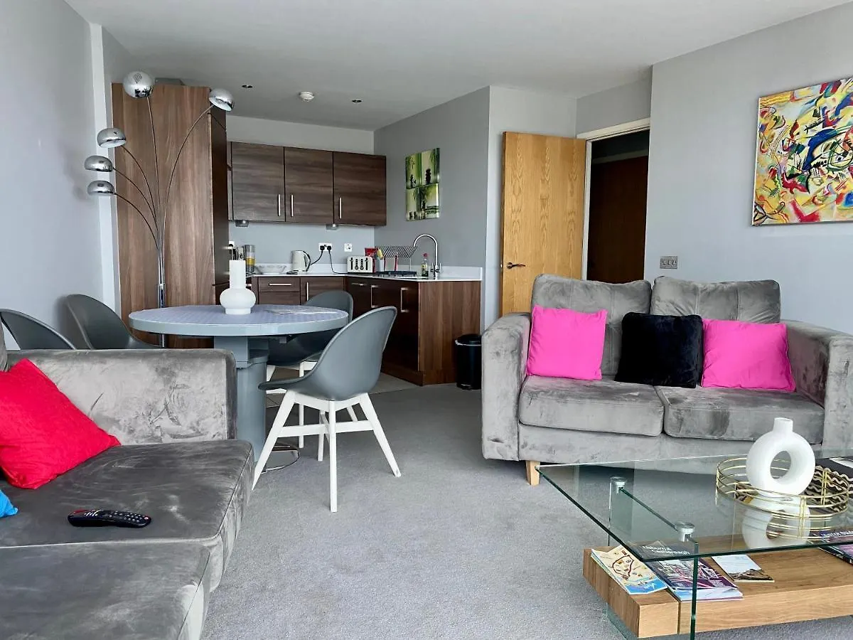 Titanic And Sea View Belfast 2 Bedroom Apartment City Centre