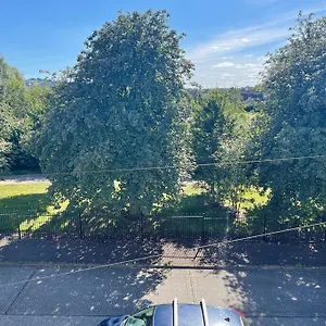 Holiday home Lovely 2 Bedroom House Overlooking Park, Free Parking, Belfast